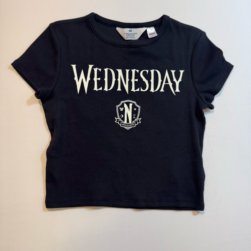 H&M Wednesday Adams Netflix Youth T-Shirt Size 12–14‎ Fits Women XS Crop Black